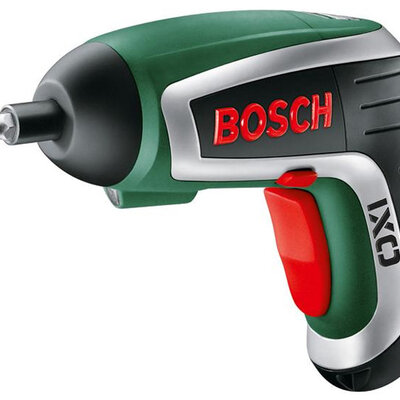 Aku zavrtač BOSCH IXO IV sa opremom