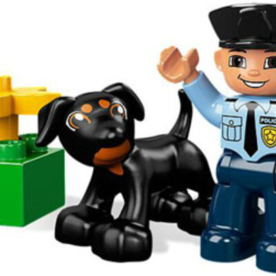 LEGO® DUPLO® Policajac LE5678