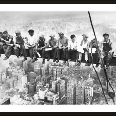 Eating Above Manhattan -  Upi/Bettman - 40x50 E3 EP