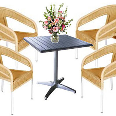 Garnitura za dvorište od Pe ratana Udineze