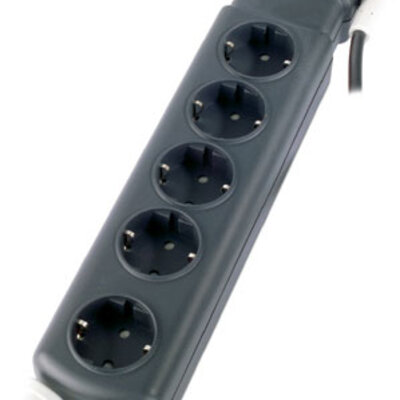 APC produžni kabl sa prenaponskom zaštitom P5B-GR