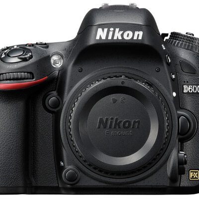 Nikon SLR fotoaparat D600 + objektiv 24-85mm