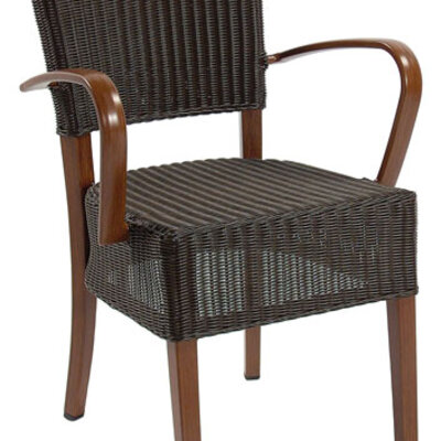 Stolica od Veštačkog Ratana Rukonasloni i Noge od Mahagonija Zurich