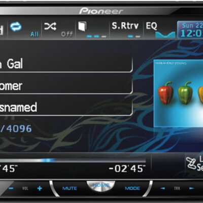 Pioneer Double-Din AV Player Sa Ekranom Od 7 Inča AVH-3400DVD