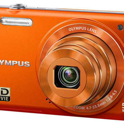 Olympus kompaktni digitalni fotoaparat VG-160 narandžasti