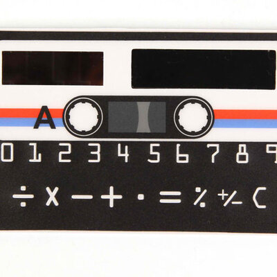 Kikkerland solarni kalkulator u obliku audio kasete CC08