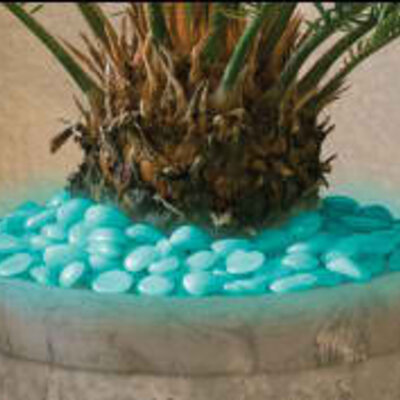 Svetlucavi kamenčići plave boje