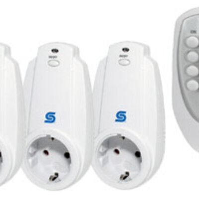 Utičnica sa daljinskim upravljačem RCS 13