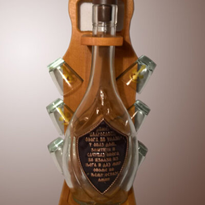 Flaša sa blagoslovom na stalku i 6 čašica