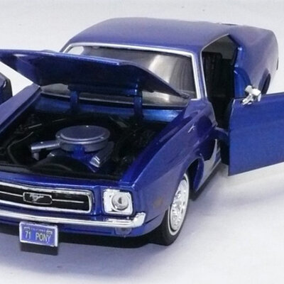 Autić 1:24 MotorMax 1971 Ford Mustang Sportsroof 225435-6