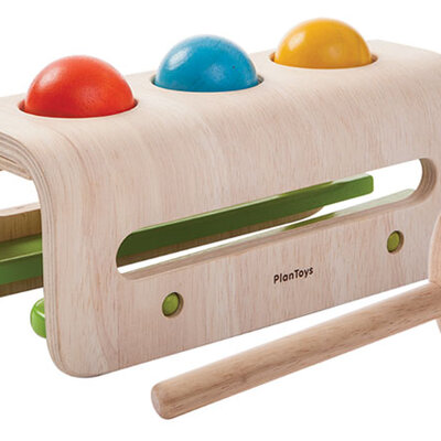 Plan Toys Drvena igračka sa čekićem i lopticama 5348