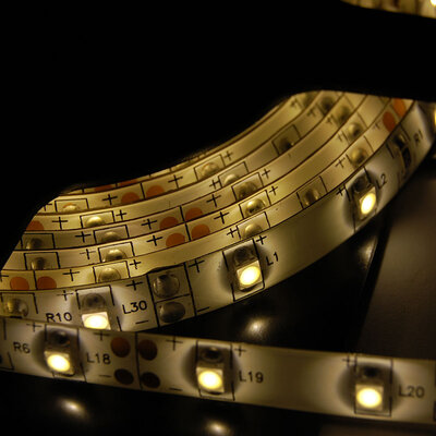 LED Traka Za Spoljnu i Unutrašnju Upotrebu 3 m Toplo Bela