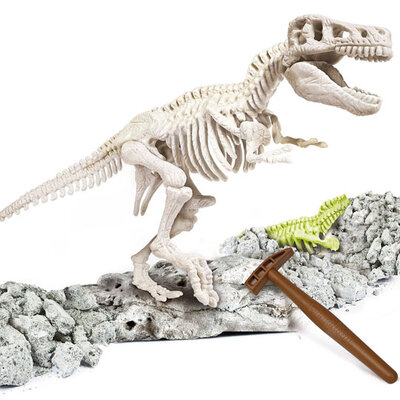 Clementoni skelet dinosaurusa T-Rex svetli u mraku 