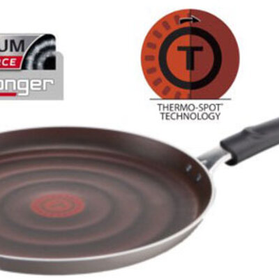 Tefal tiganj za palačinke sa Titanium Force oblogom prečnika 25 cm Pleasure D50410