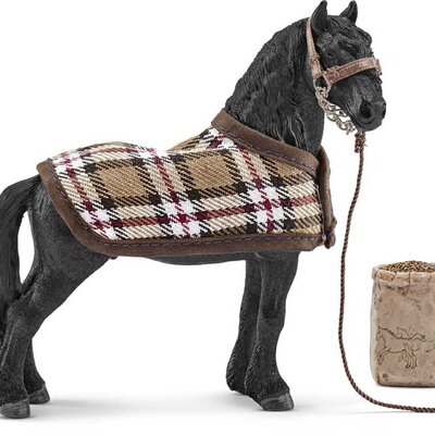 Schleich Domaće životinje - Frizijski konj sa opremom