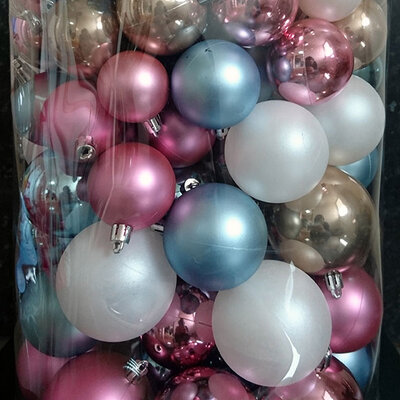 Ukrasi Kugle Za Jelku - Pakovanje Od 118 Komada