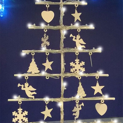 Novogodišnja LED Svetleća Jelka Sa Ukrasima - Za Spoljnu i Unutrašnju Upotrebu