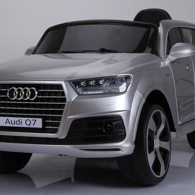 Dečiji automobil na akumulator A-Q7 sivi