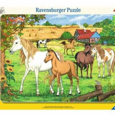Ravensburger puzzle 46 delova - Konji na ranču 06646