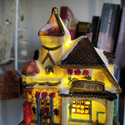 LED Svetleća Kućica - Post Office