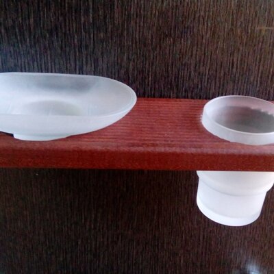 Polica za kupatilo od tikovine sa čašom i držačem sapuna 28cm