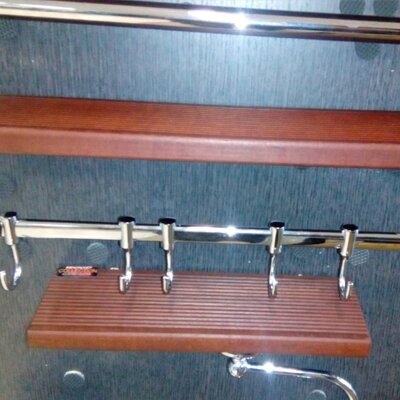 Držač peškira sa kukicama od tikovine 