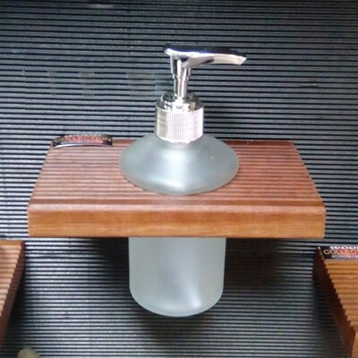 Dozer za sapun na tikovini