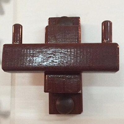 Vešalica od tikovine 