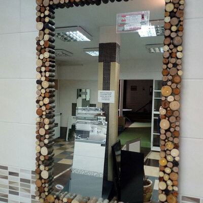 Ogledalo za kupatilo sa tikovinom