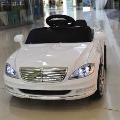 Dečiji automobil na akumulator 232 beli