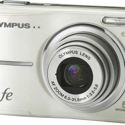 Olympus FE-46 beli digitalni fotoaparat