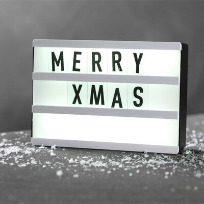 Svetleća kutija sa 60 slova