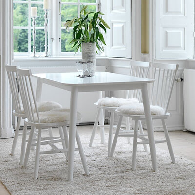 Trpezarijska garnitura Liam Sto i četiri stolice