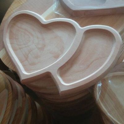 Daska za posluživanje od drveta bukve 280 x 160 x 20 mm