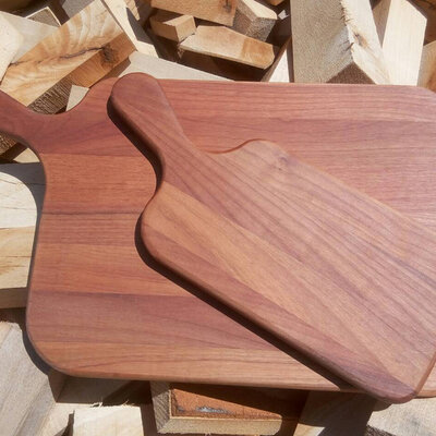 Kuhinjska daska sa ručkom 270 x 140 x 15 mm od drveta oraha