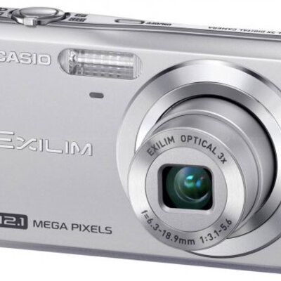 Casio digitalni fotoaparat EX-Z35 u srebrnoj boji