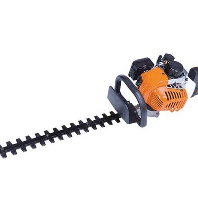 Motorni trimer za živu ogradu Womax W-BHC 650